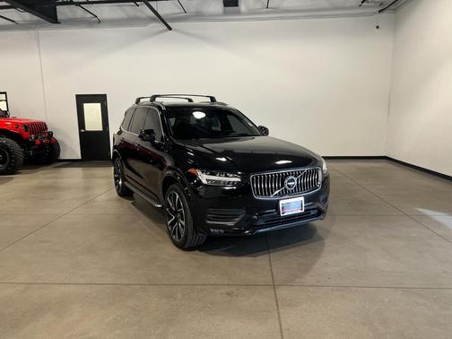 Onyx Black Metallic 2021 Volvo XC90 T6 Momentum