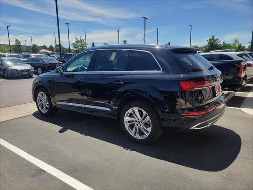2022 Audi Q7 55 Premium Plus