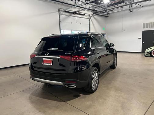 Obsidian Black Metallic 2022 Mercedes-Benz GLE 350 4MATIC