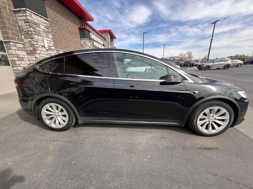 2018 Tesla Model X 75D