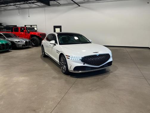 Uyuni White 2023 Genesis G90 3.5T e-SC AWD