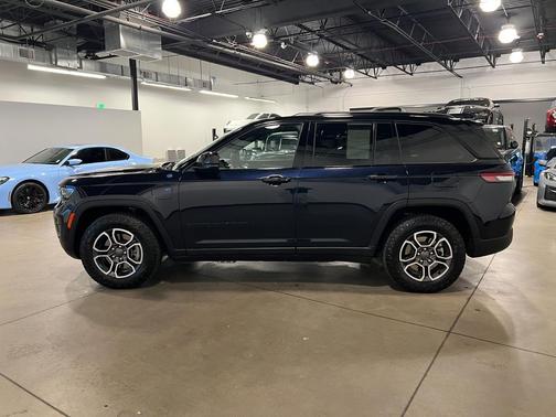 2024 Jeep Grand Cherokee 4xe Trailhawk