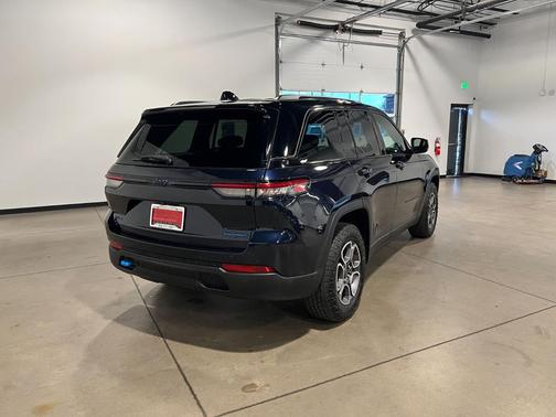 2024 Jeep Grand Cherokee 4xe Trailhawk