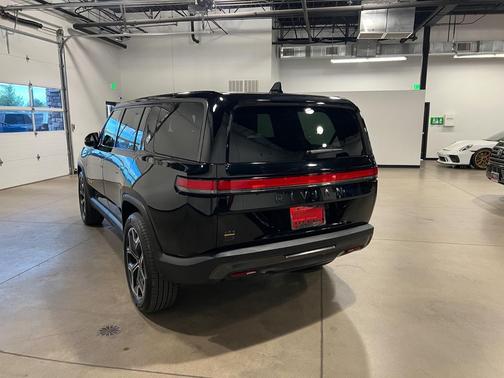 2025 Rivian R1S Ascend Tri Motor Max Pack