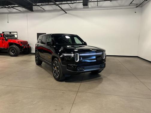 2025 Rivian R1S Ascend Tri Motor Max Pack