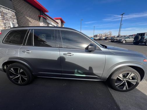 2020 Volvo XC90 Hybrid T8 R-Design 7 Passenger