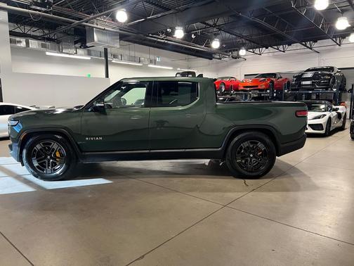 2022 Rivian R1T Adventure