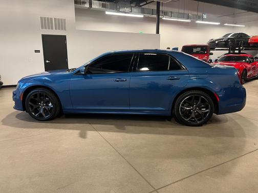 2022 Chrysler 300 Touring