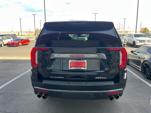 2022 GMC Yukon SLT