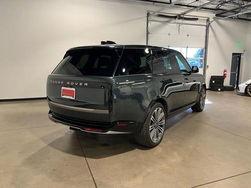 2024 Land Rover Range Rover P530 SE