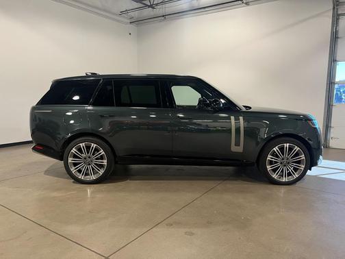 2024 Land Rover Range Rover P530 SE