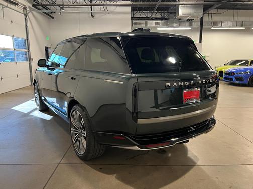 2024 Land Rover Range Rover P530 SE