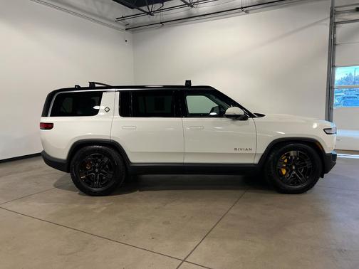 2024 Rivian R1S Adventure Quad Motor Large Pack