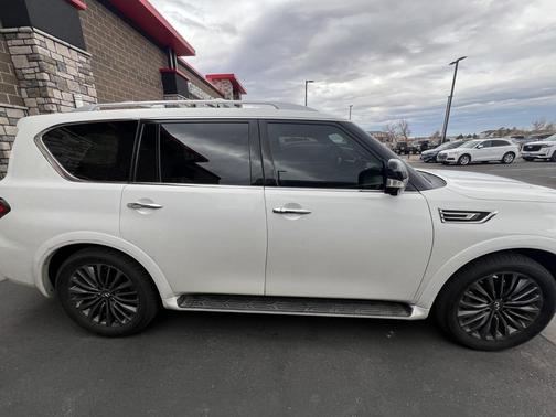 2024 INFINITI QX80 SENSORY AWD