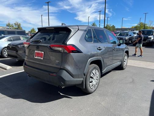 2022 Toyota RAV4 LE