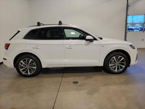 2022 Audi Q5 45 S line Premium Plus