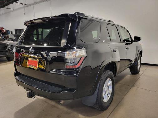 2022 Toyota 4Runner SR5