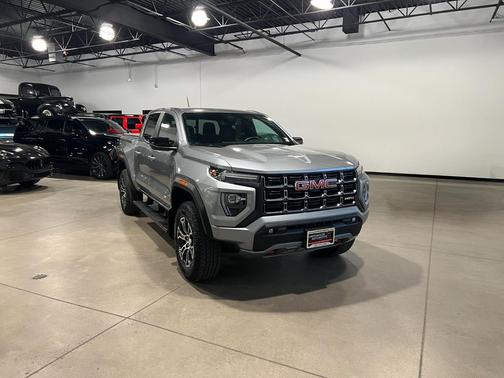 Sterling Metallic 2024 GMC Canyon AT4
