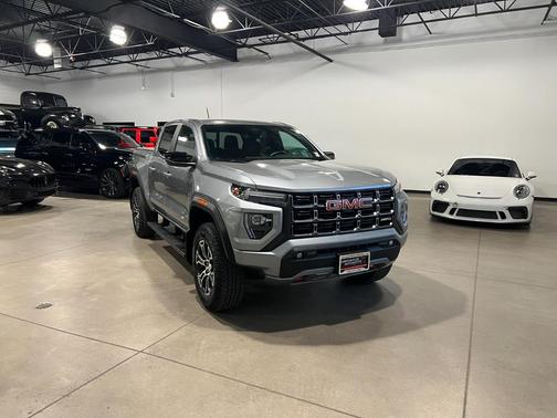 Sterling Metallic 2024 GMC Canyon AT4