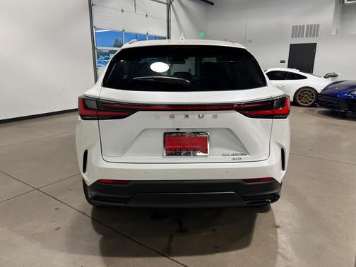 2025 Lexus NX 450h+ Luxury