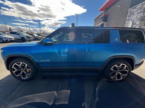 2023 Rivian R1S Adventure