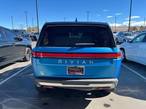 2023 Rivian R1S Adventure