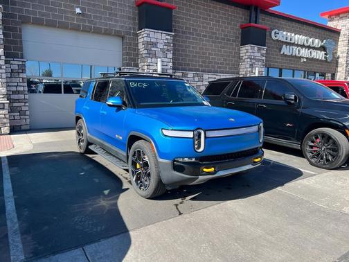 2023 Rivian R1S Adventure