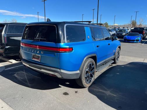 2023 Rivian R1S Adventure