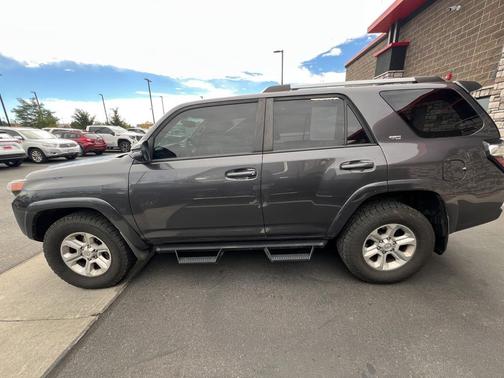 2019 Toyota 4Runner SR5