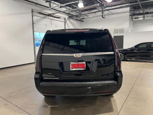 2016 Cadillac Escalade Platinum