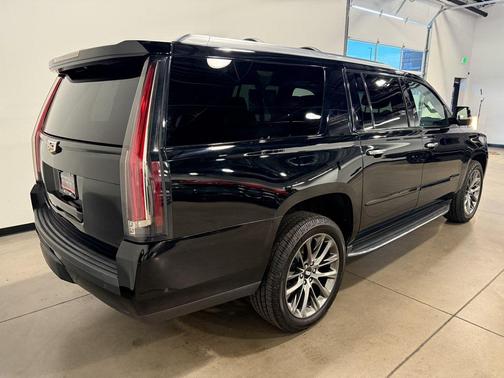 2020 Cadillac Escalade ESV Luxury