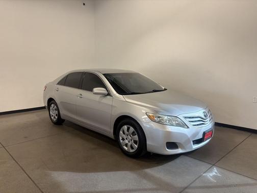 Classic Silver Metallic 2011 Toyota Camry LE