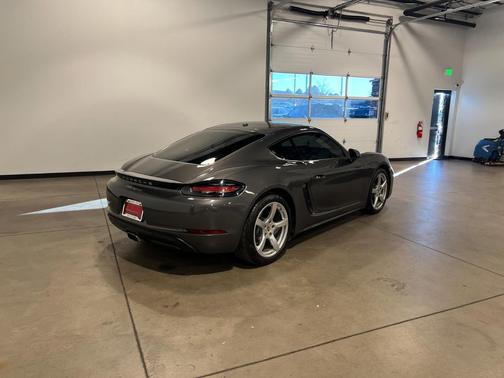 2018 Porsche 718 Cayman Base