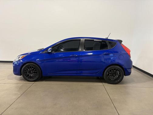Marathon Blue Pearl 2013 Hyundai Accent SE