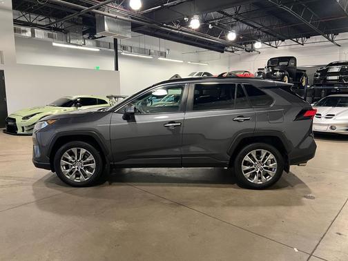 2020 Toyota RAV4 Limited