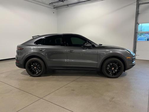 2022 Porsche Cayenne Cayenne