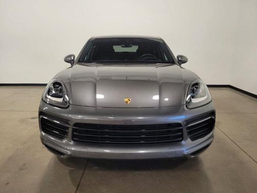 2022 Porsche Cayenne Base