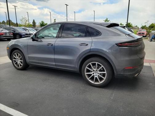 2022 Porsche Cayenne Base