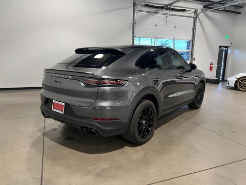 2022 Porsche Cayenne Cayenne