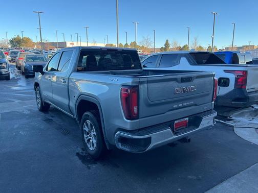 2025 GMC Sierra 1500 SLT