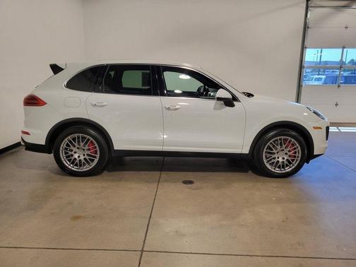 2015 Porsche Cayenne Turbo