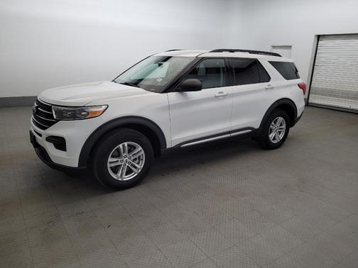 White 2022 Ford Explorer XLT