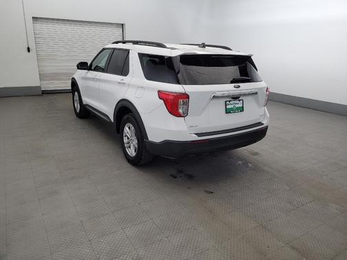White 2022 Ford Explorer XLT