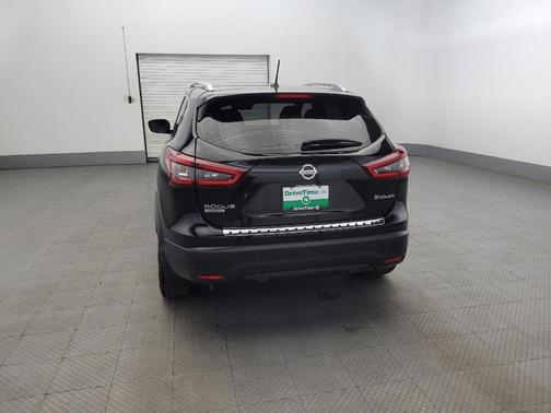 2022 Nissan Rogue Sport SV