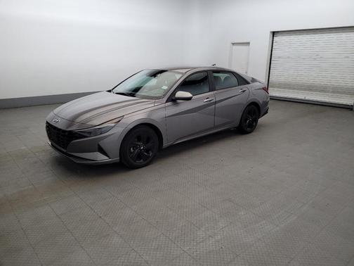 Fluid Metal 2023 Hyundai ELANTRA SEL