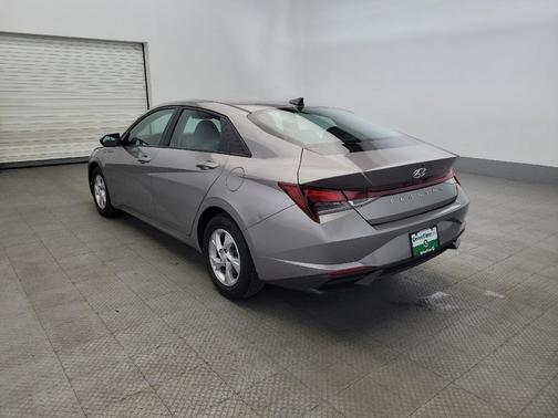 2022 Hyundai ELANTRA SE