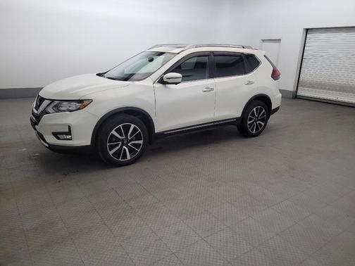 Pearl White Tricoat 2019 Nissan Rogue SL