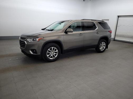 Havana Brown Metallic 2019 Chevrolet Traverse LT Cloth