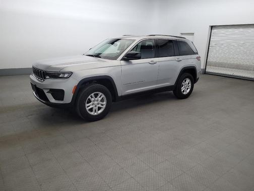 Silver Zynith 2023 Jeep Grand Cherokee Laredo