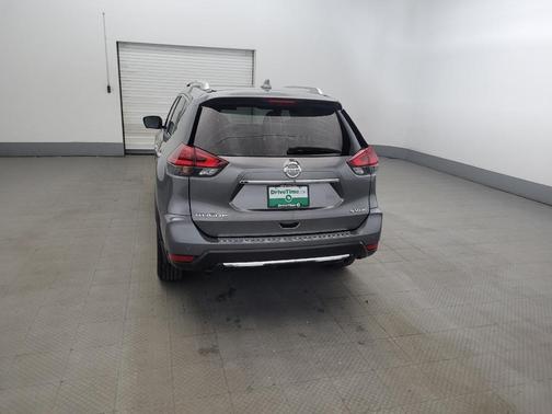 Gun Metallic 2019 Nissan Rogue SV